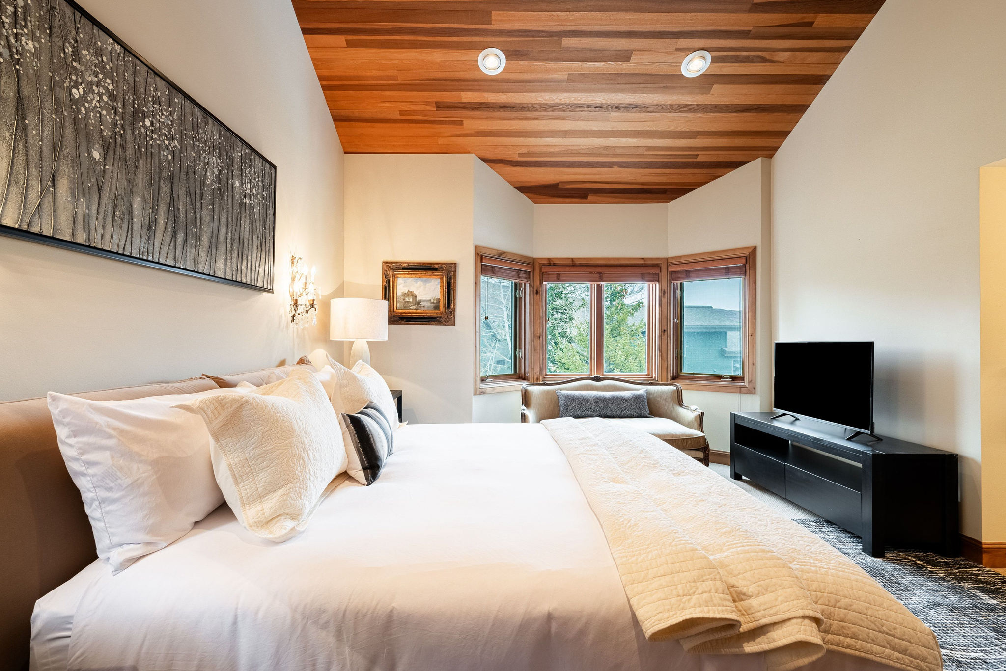 LAKESIDE - Residential Lease