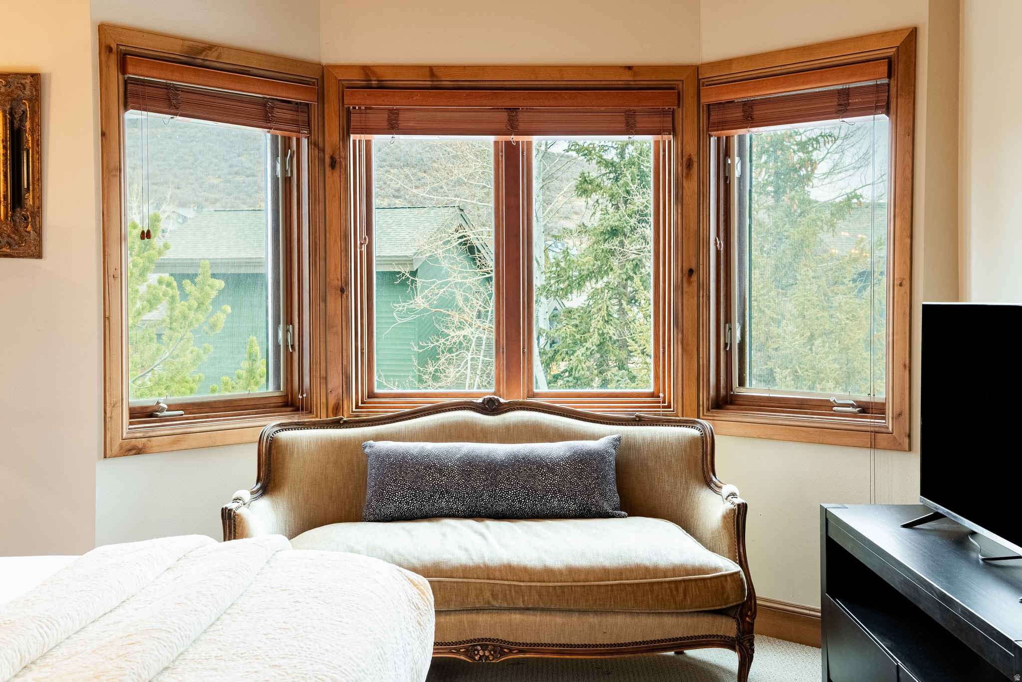LAKESIDE - Residential Lease