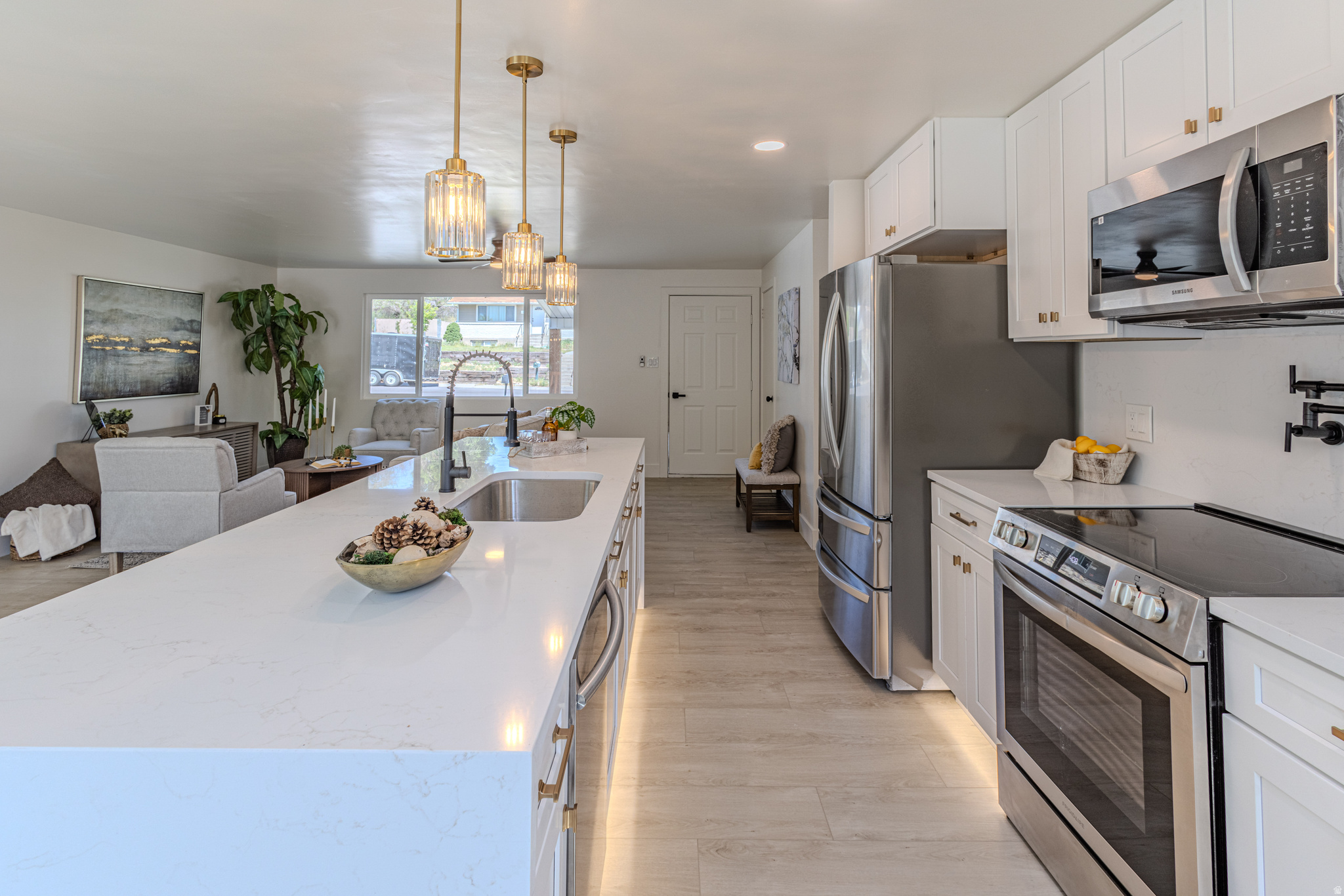 LAKEVIEW MANOR - Residential