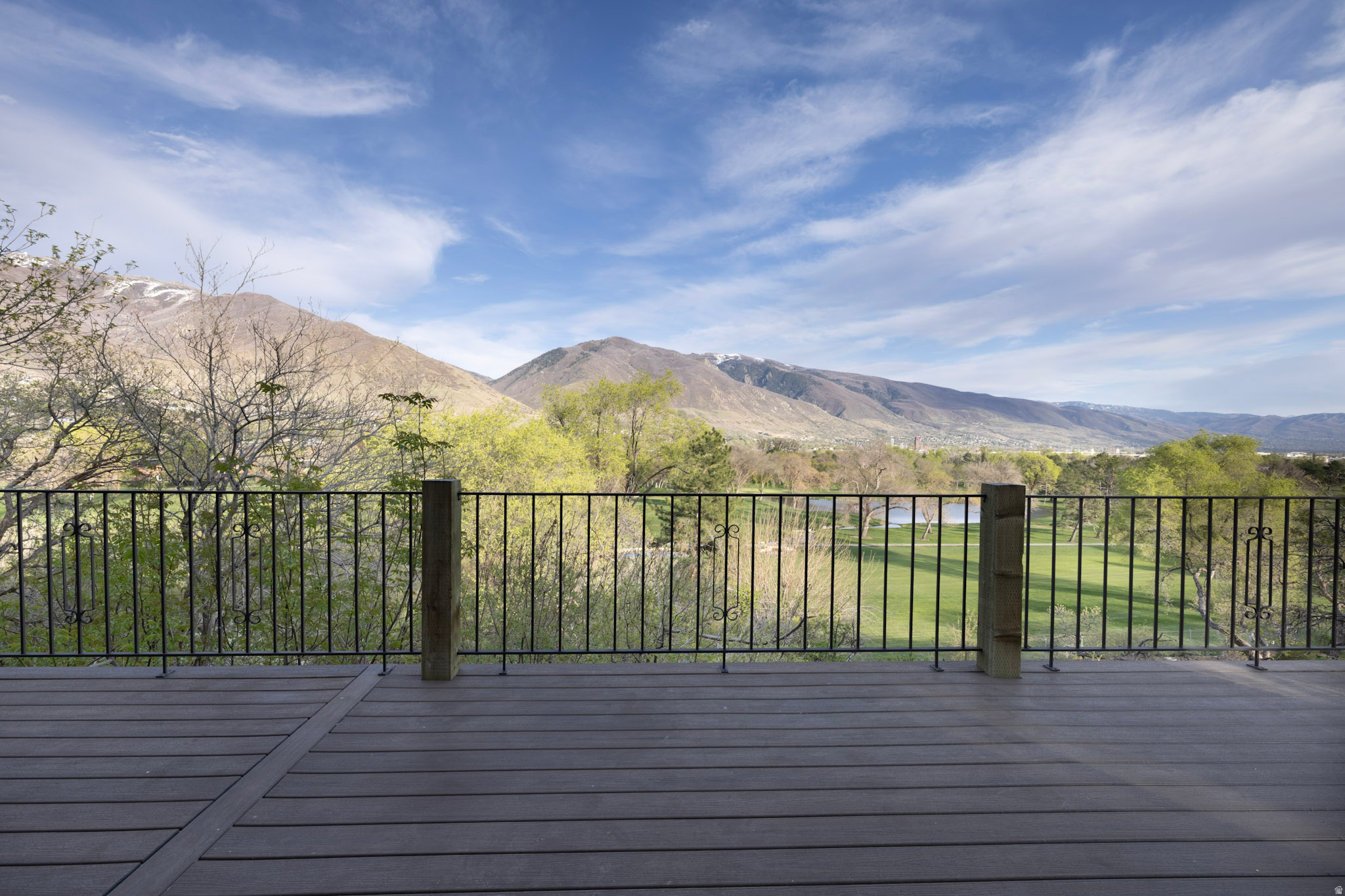 OAKRIDGE VILLAGE - Residential