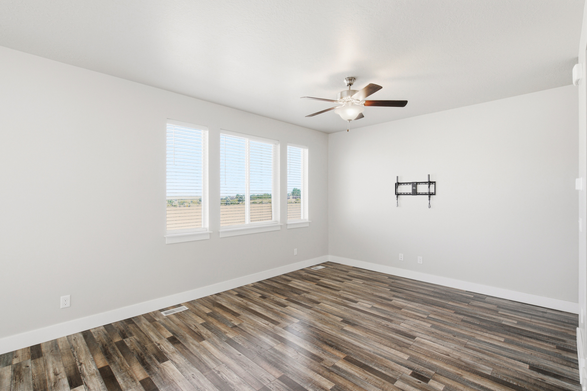 PONY EXPRESS TOWNE - Residential