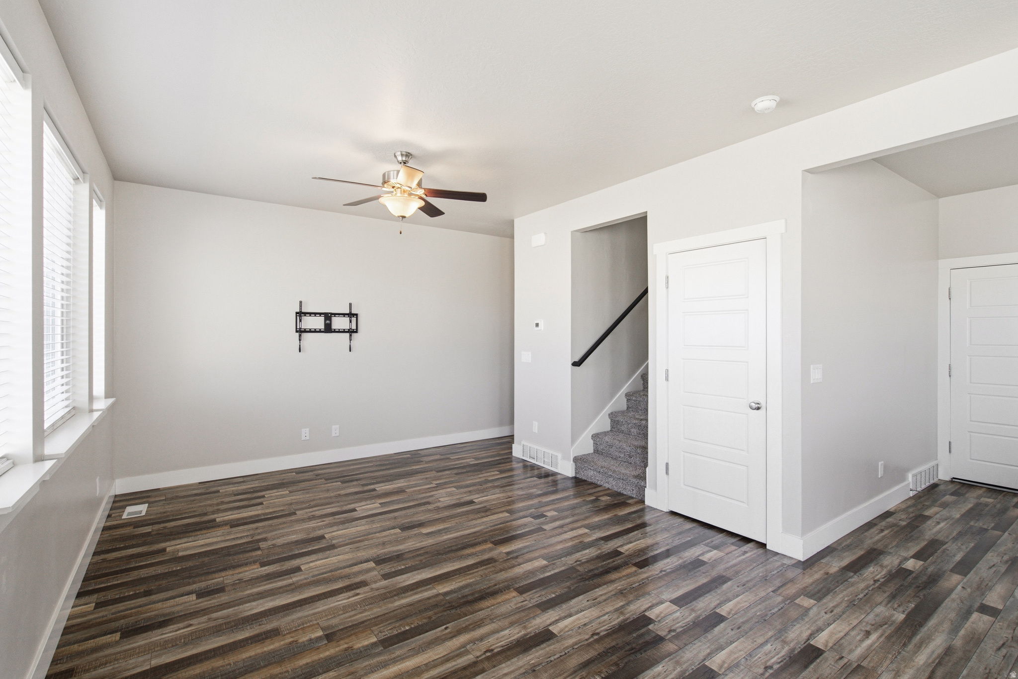 PONY EXPRESS TOWNE - Residential