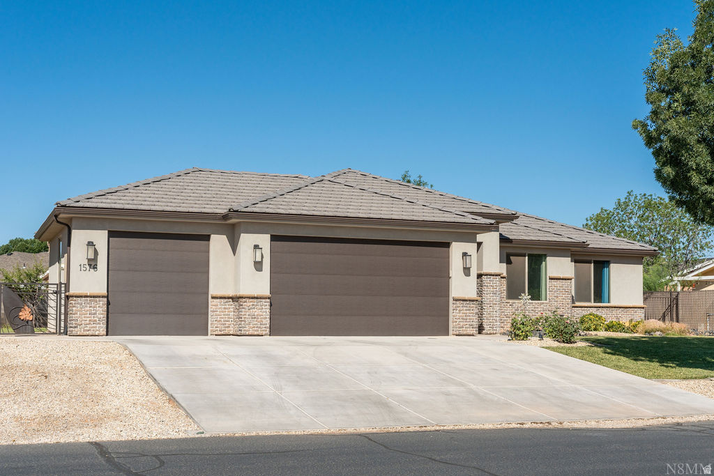 BLOOMINGTON HILLS - Residential