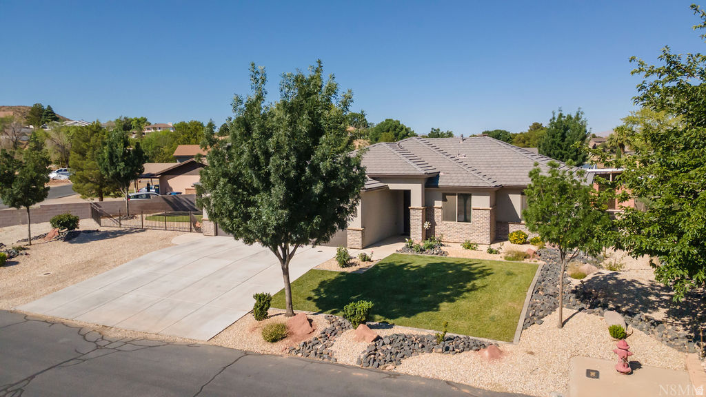 BLOOMINGTON HILLS - Residential