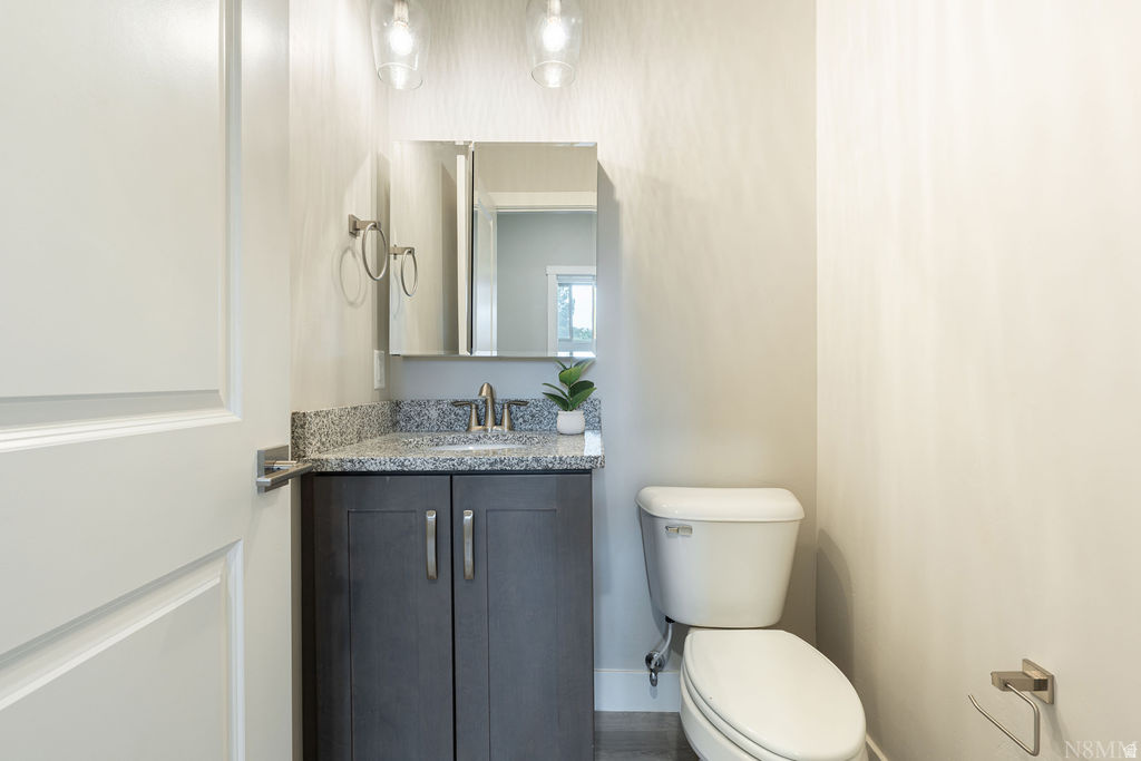 BLOOMINGTON HILLS - Residential