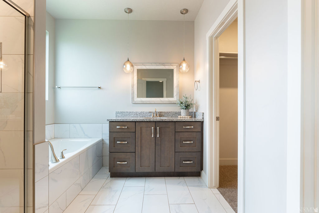 BLOOMINGTON HILLS - Residential