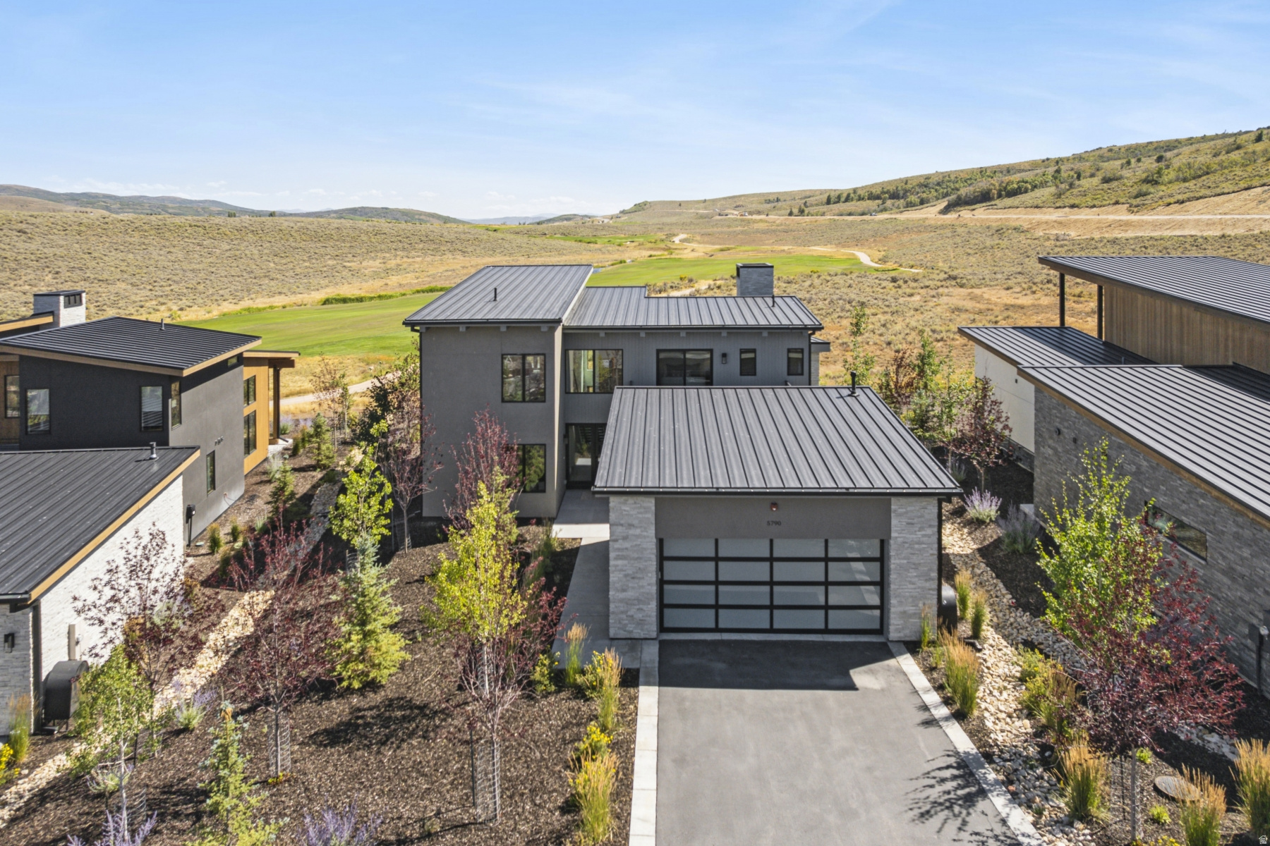 CLUBHOUSE VILLAS - Residential