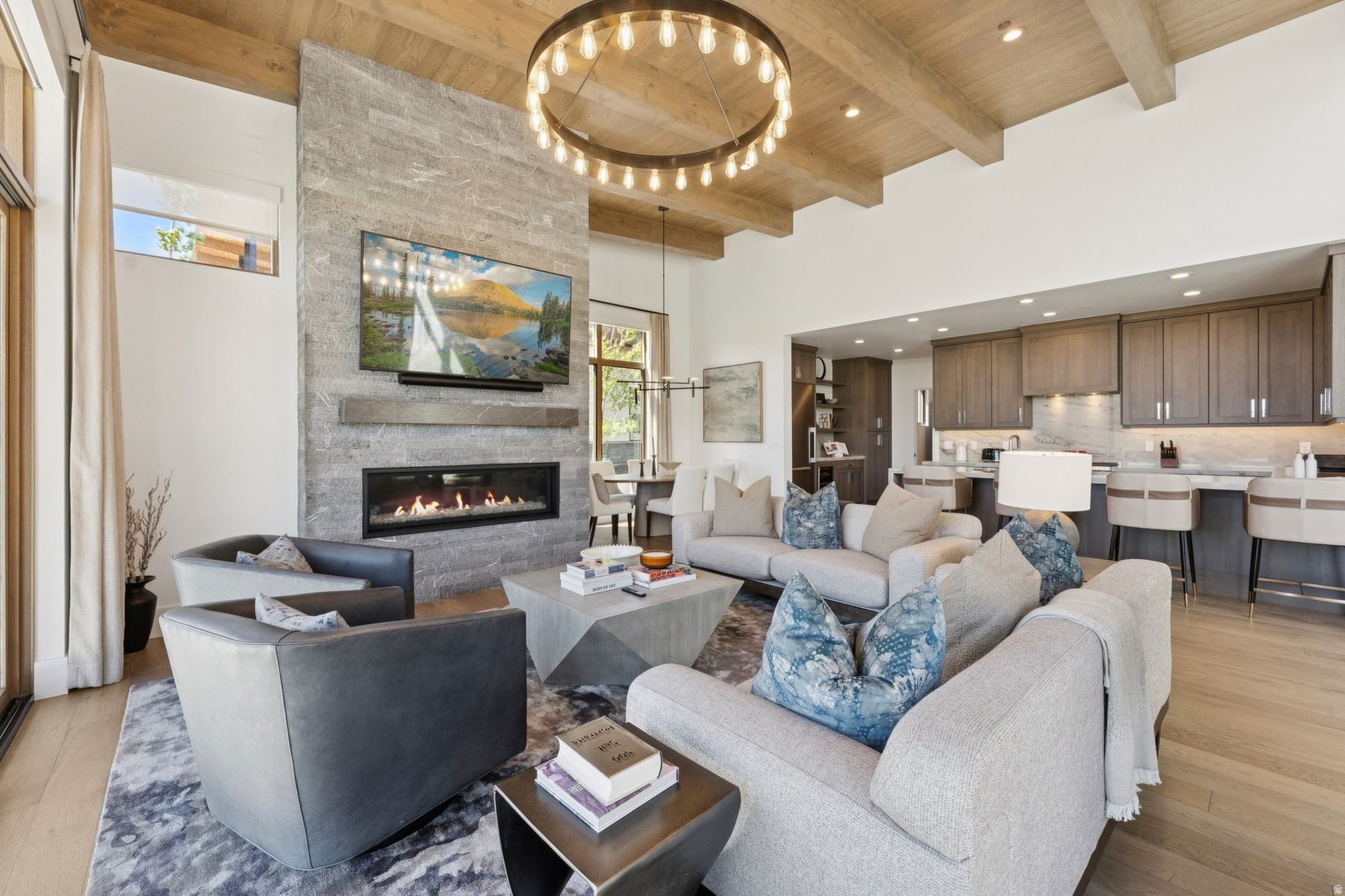 CLUBHOUSE VILLAS - Residential