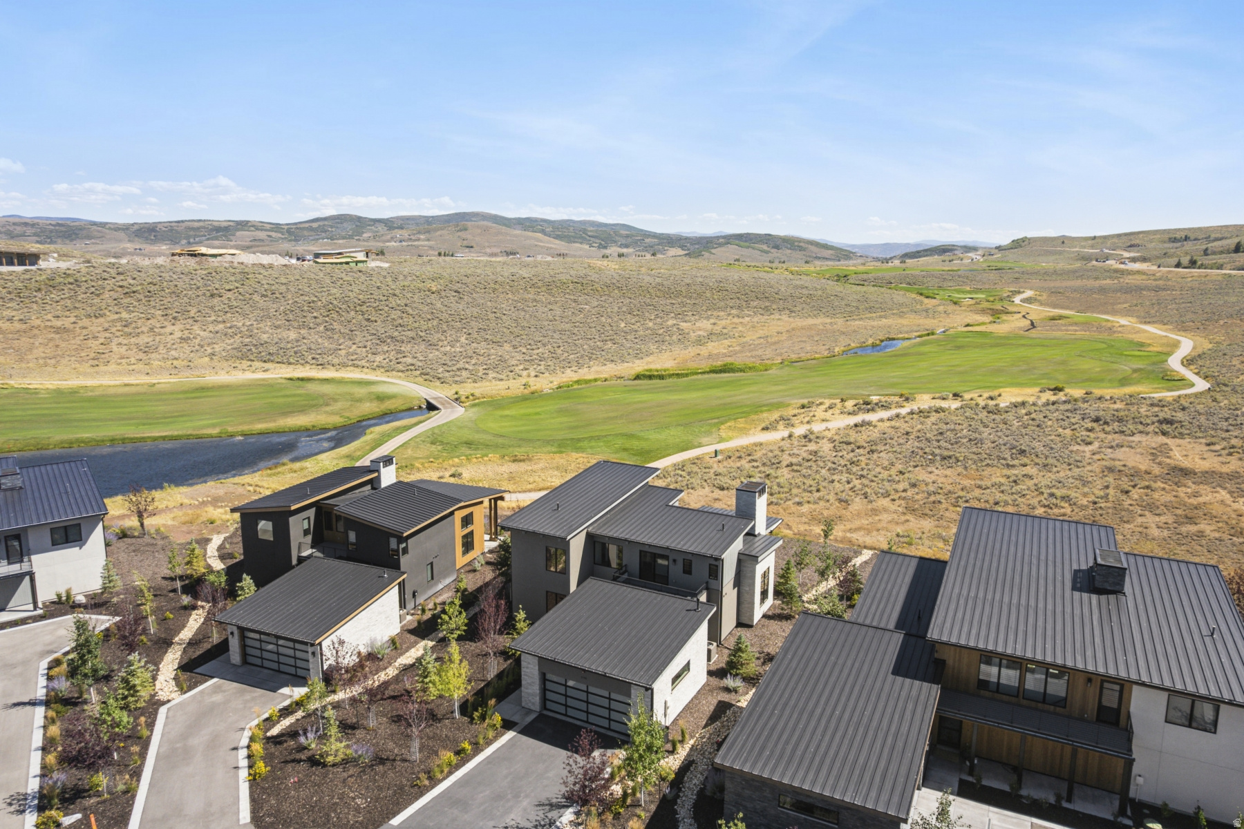 CLUBHOUSE VILLAS - Residential