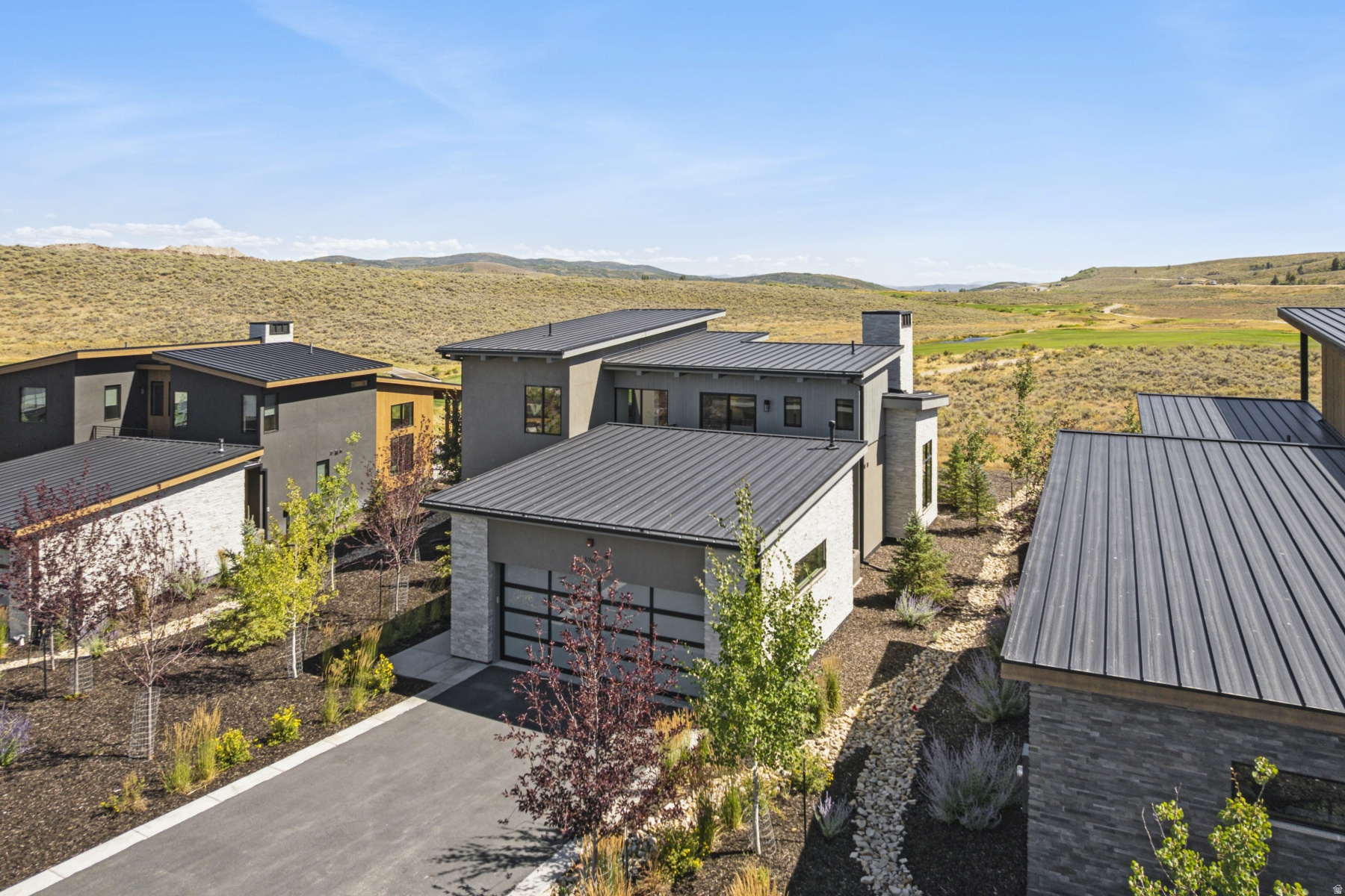 CLUBHOUSE VILLAS - Residential
