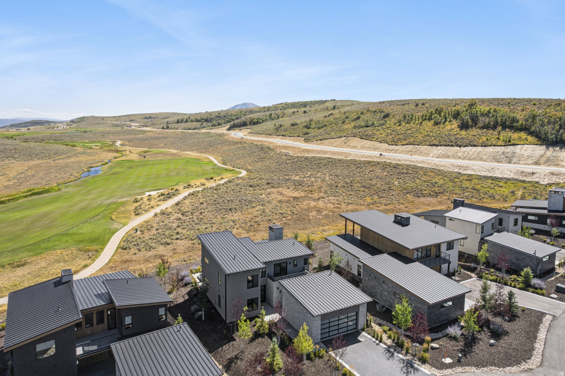 CLUBHOUSE VILLAS - Residential