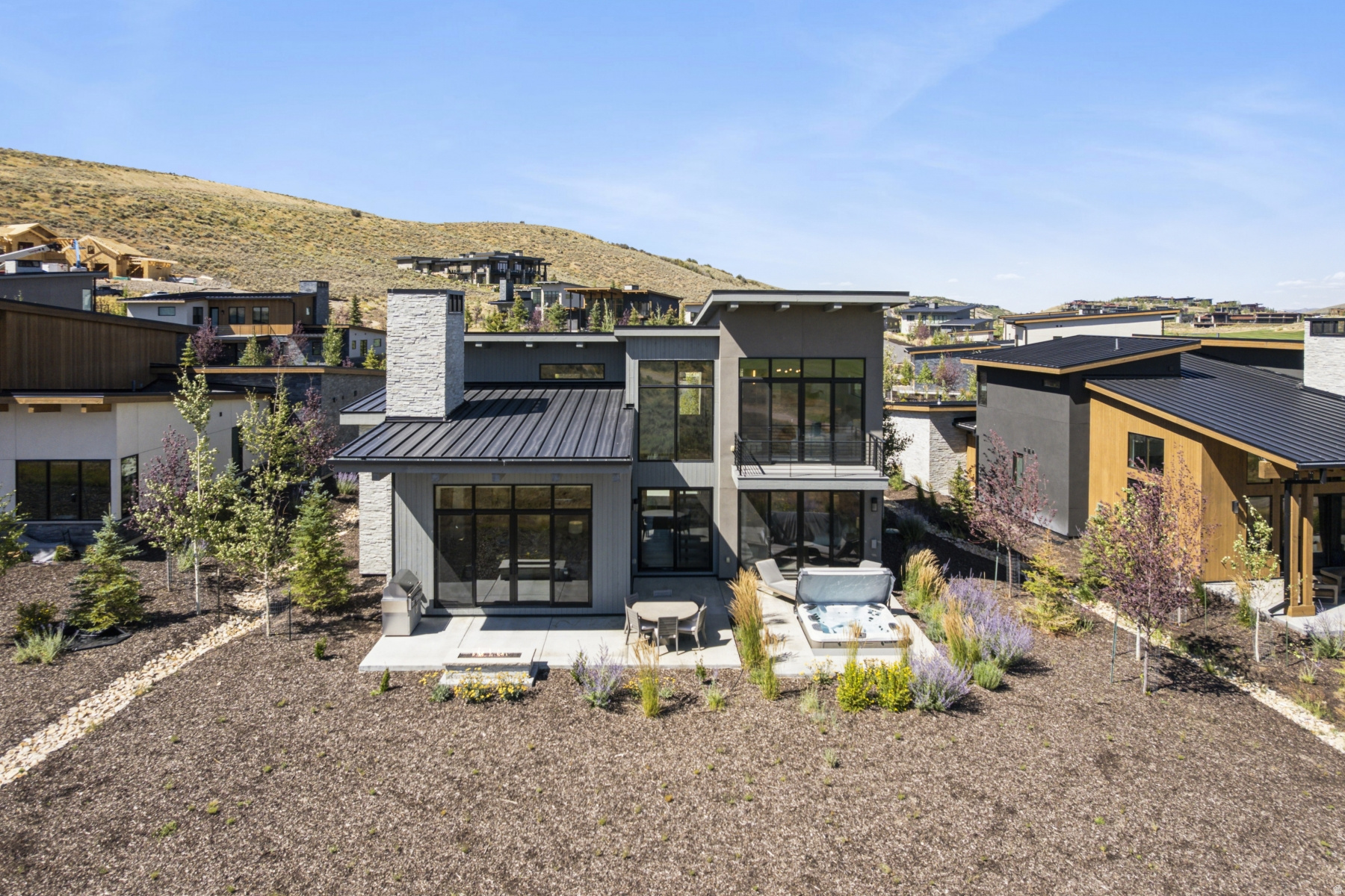 CLUBHOUSE VILLAS - Residential