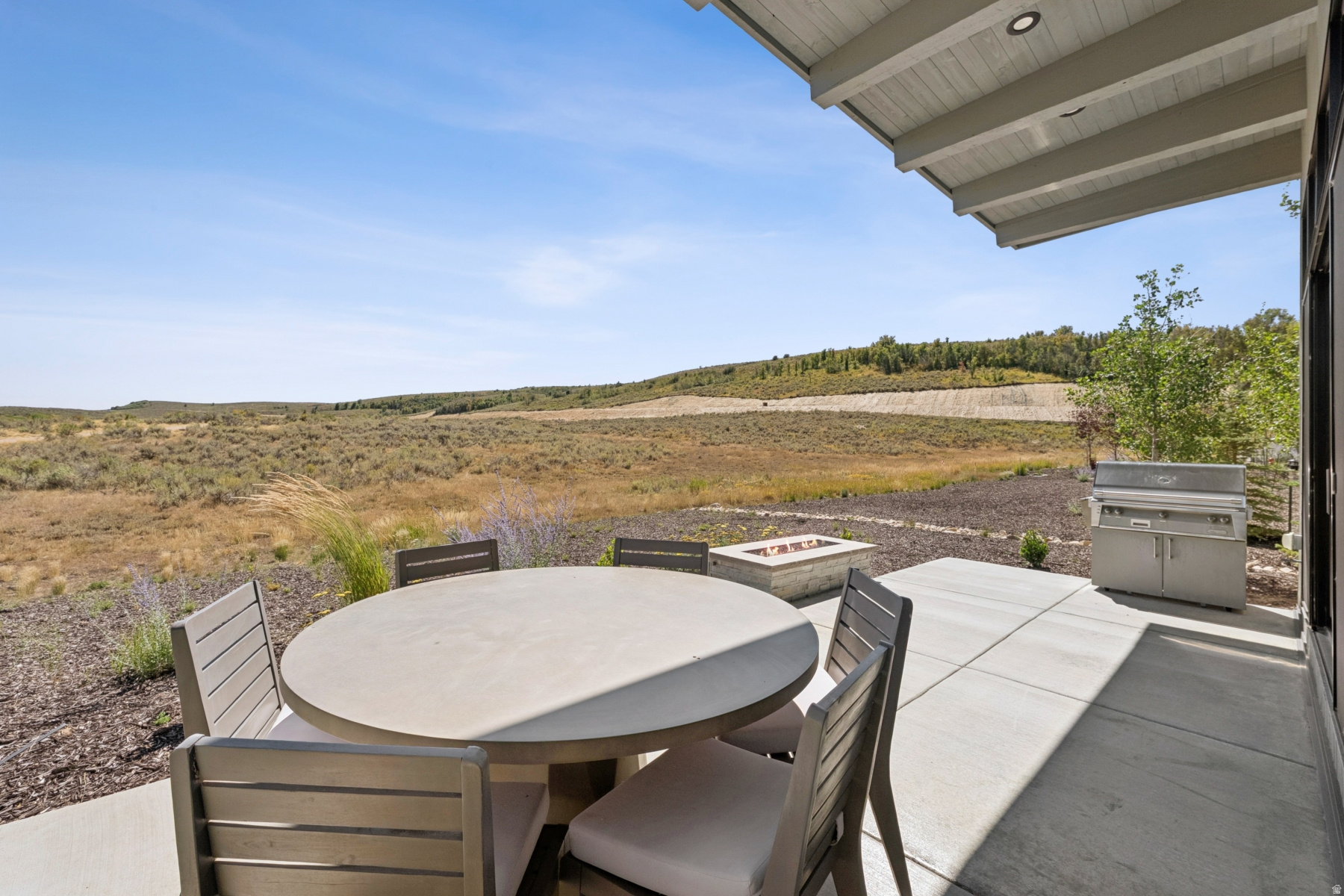 CLUBHOUSE VILLAS - Residential