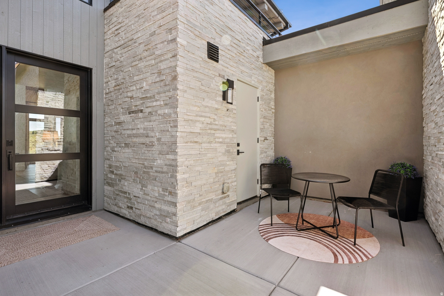 CLUBHOUSE VILLAS - Residential