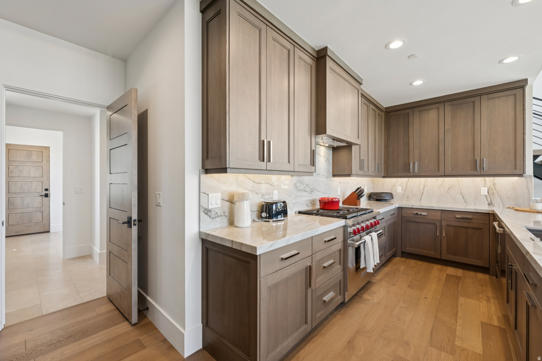 CLUBHOUSE VILLAS - Residential