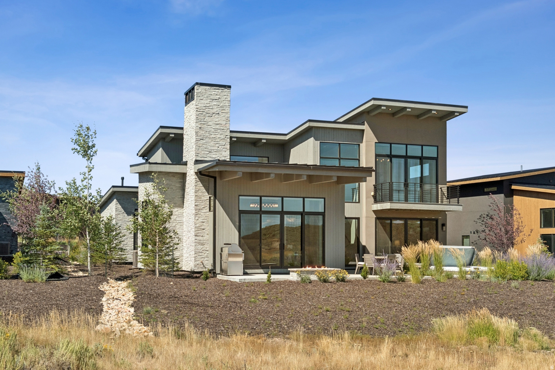 CLUBHOUSE VILLAS - Residential