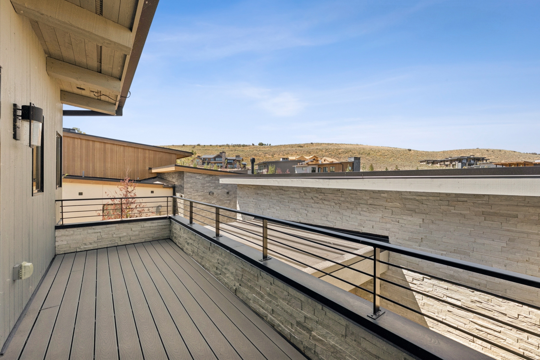 CLUBHOUSE VILLAS - Residential