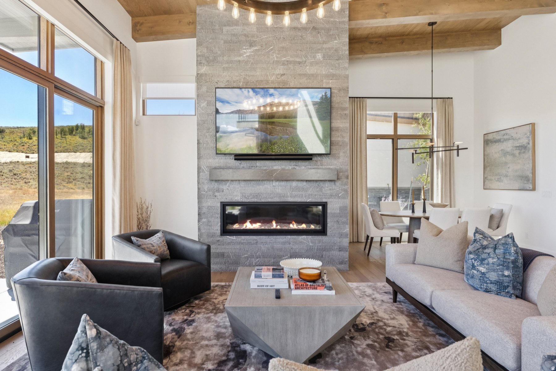 CLUBHOUSE VILLAS - Residential