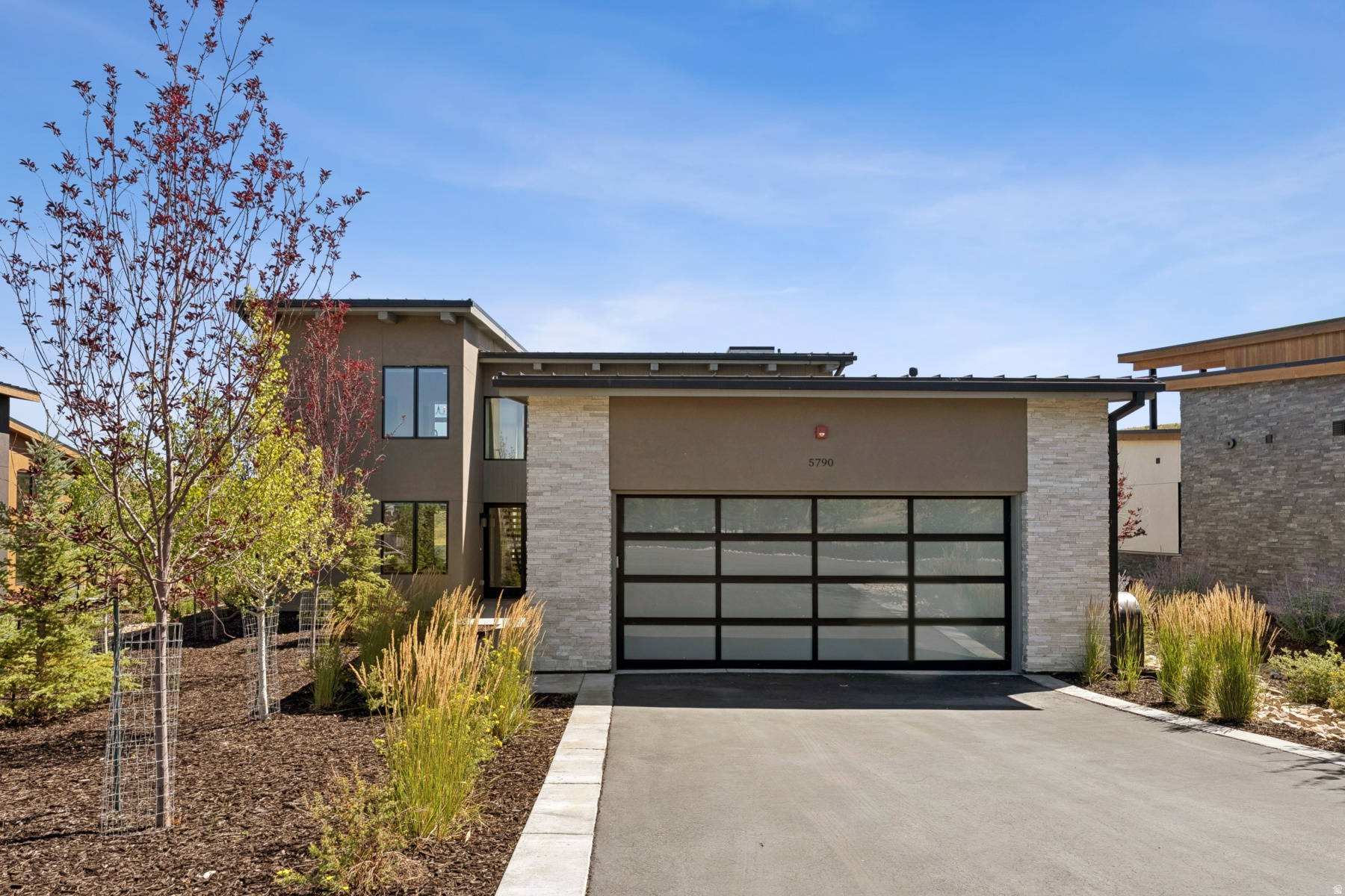 CLUBHOUSE VILLAS - Residential
