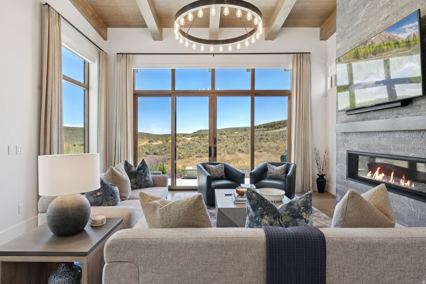 CLUBHOUSE VILLAS - Residential