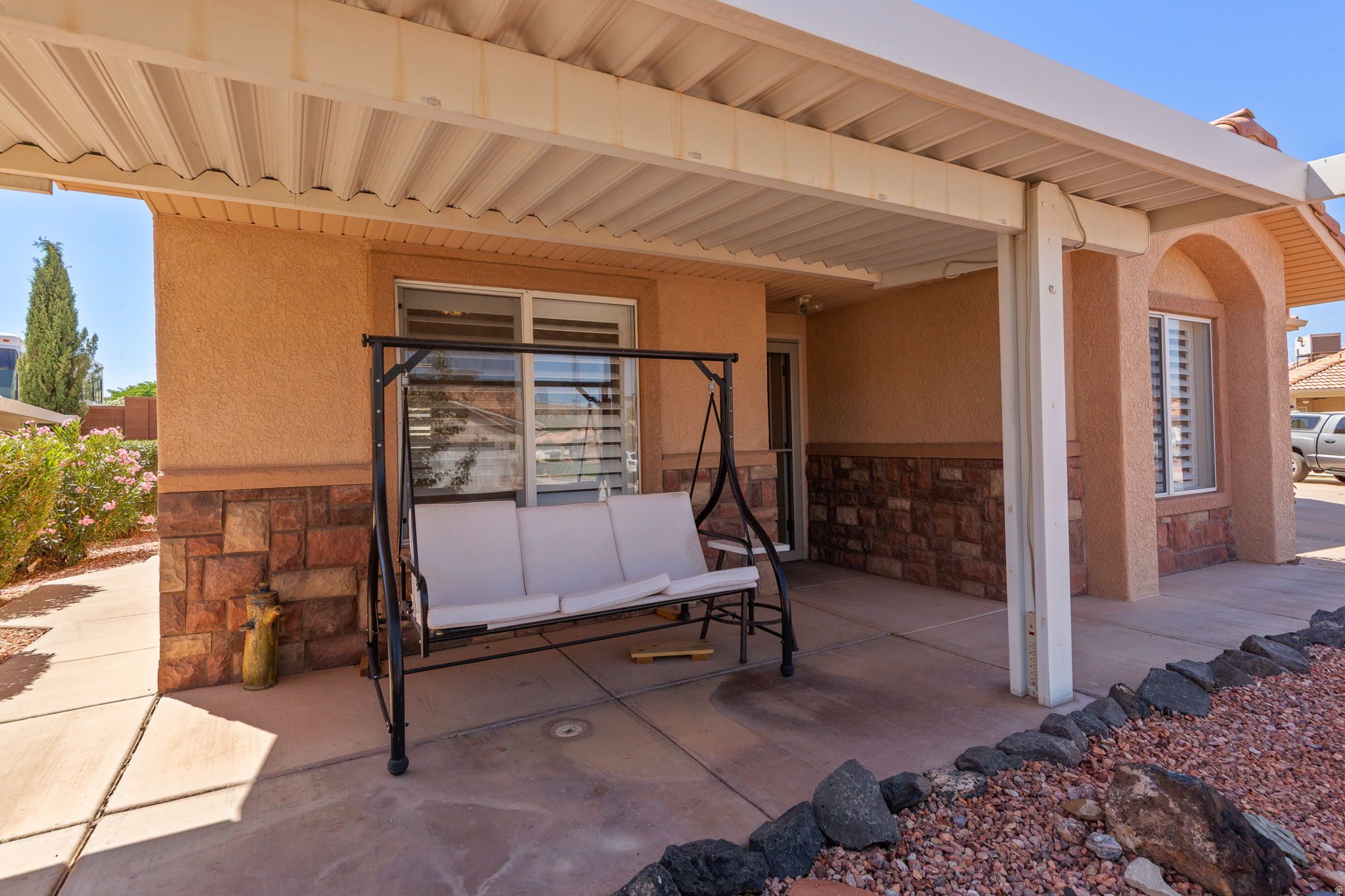 RIDGEPOINTE - Residential