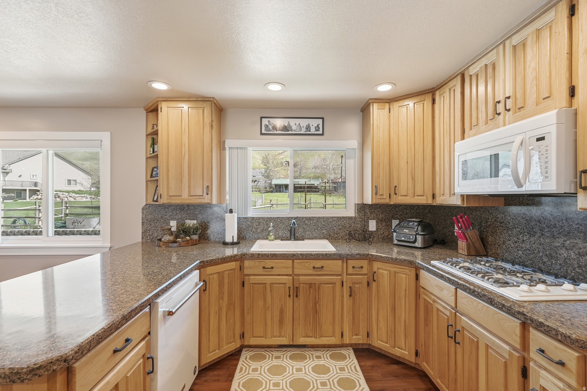 SPRING HOLLOW - Residential