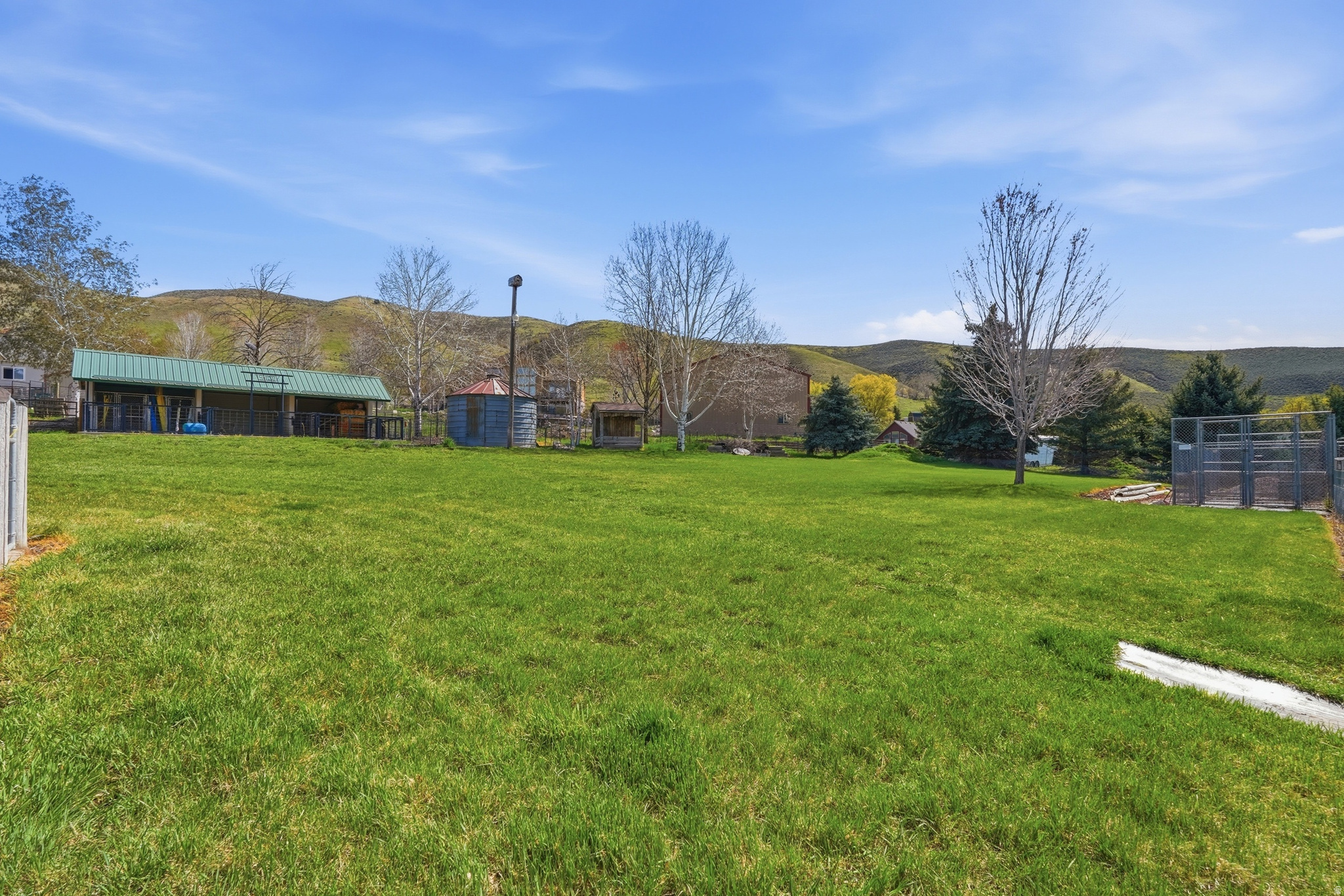 SPRING HOLLOW - Residential