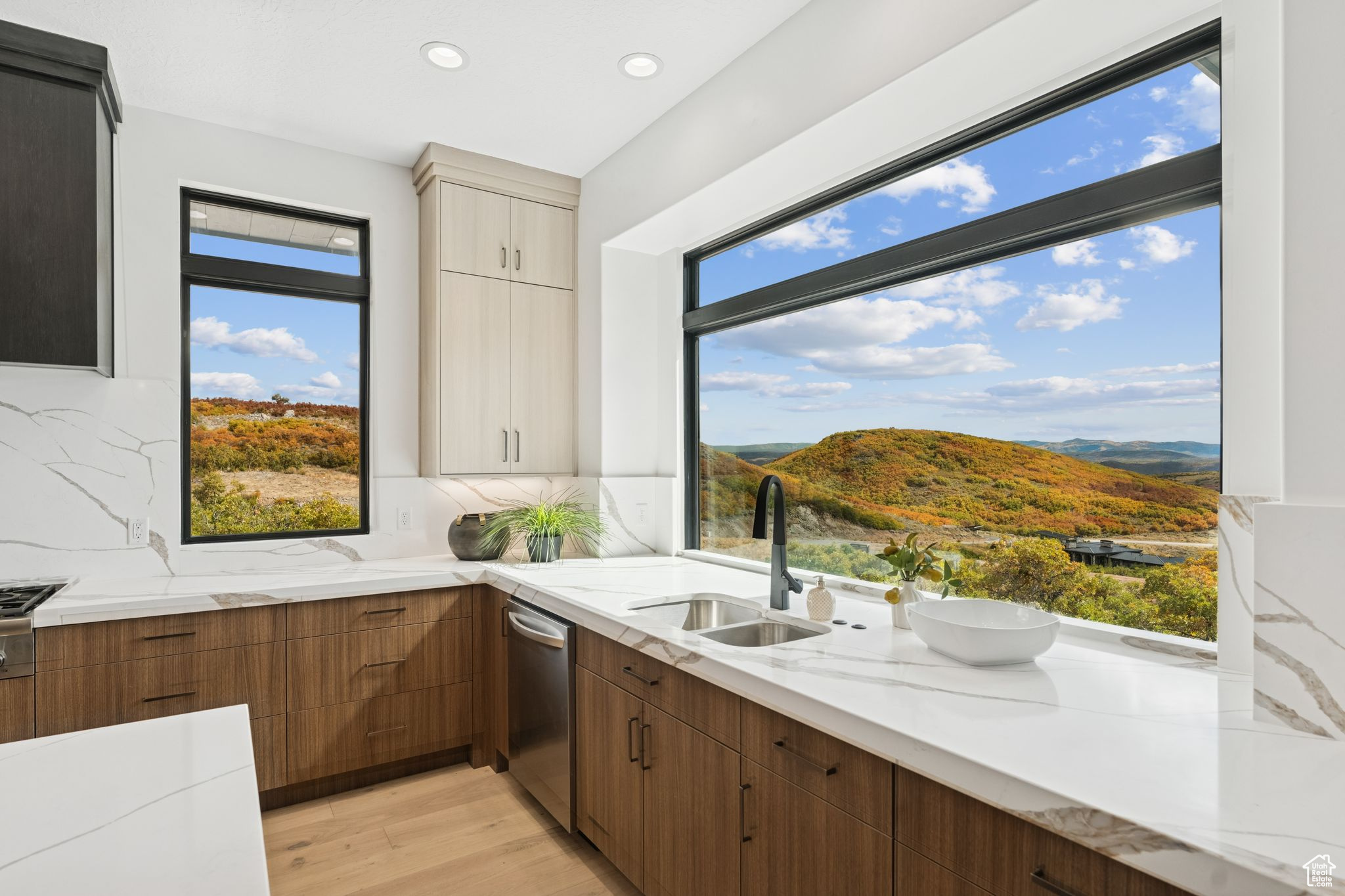 GOLDEN EAGLE - Residential