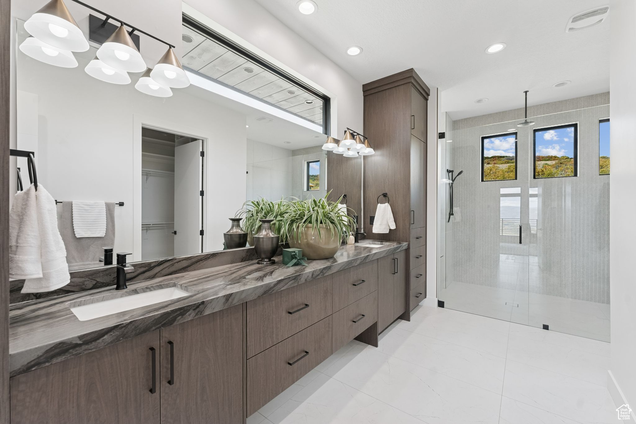 GOLDEN EAGLE - Residential