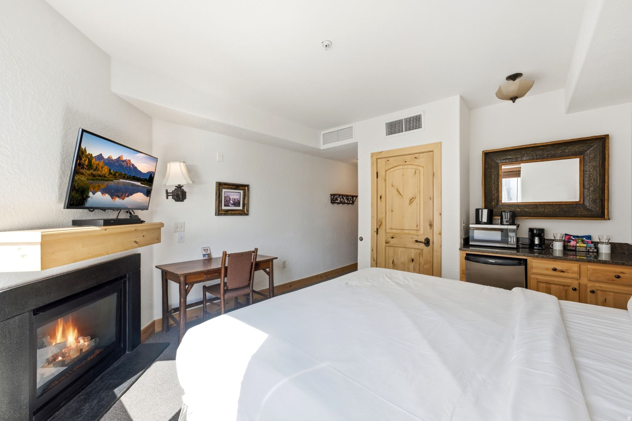 SILVERADO LODGE CONDOMINIUM - Residential