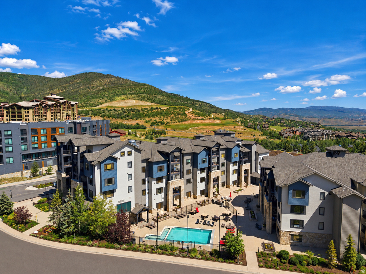 SILVERADO LODGE CONDOMINIUM - Residential