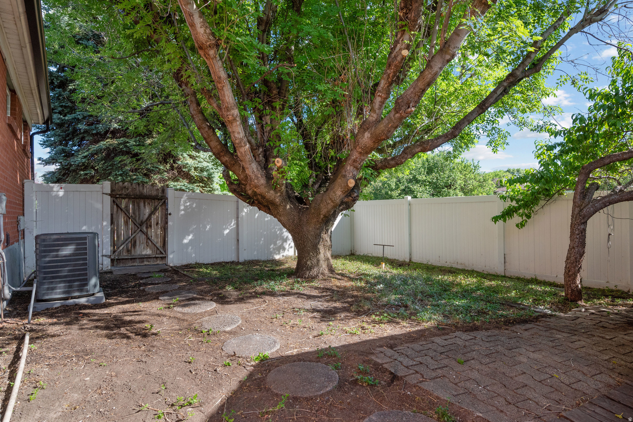BROOKLANE - Residential