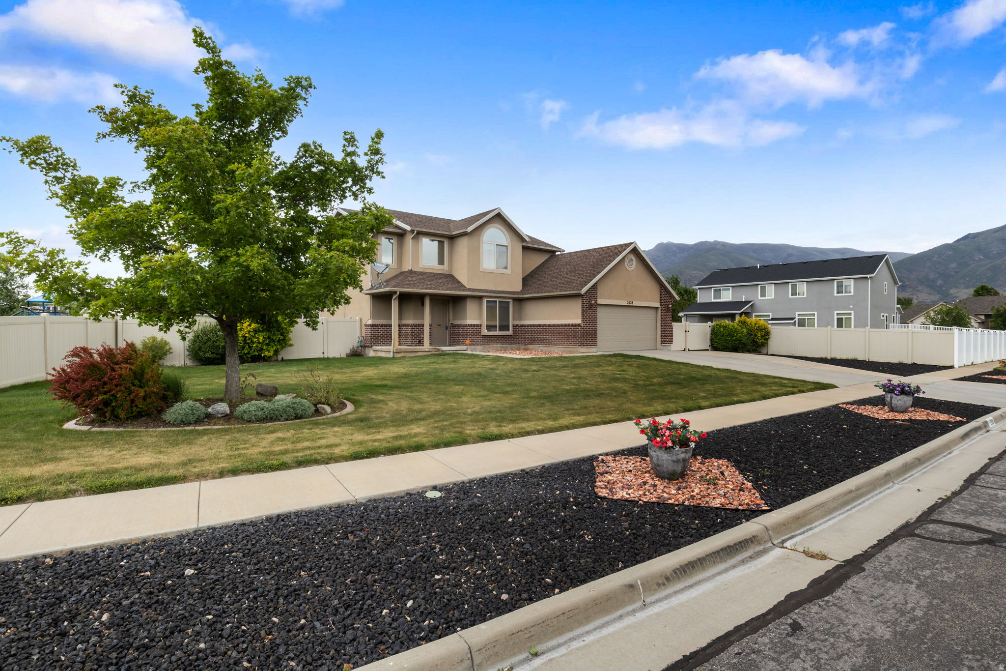FARMINGTON RANCHES - Residential