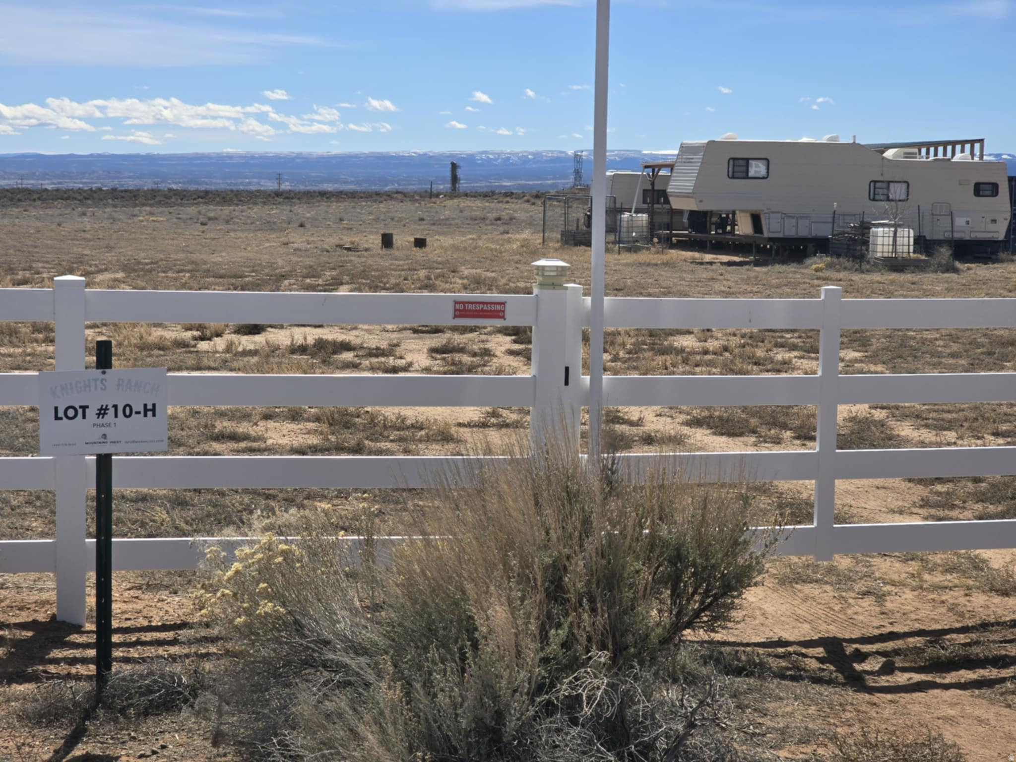 KNIGHT RANCHES - Land