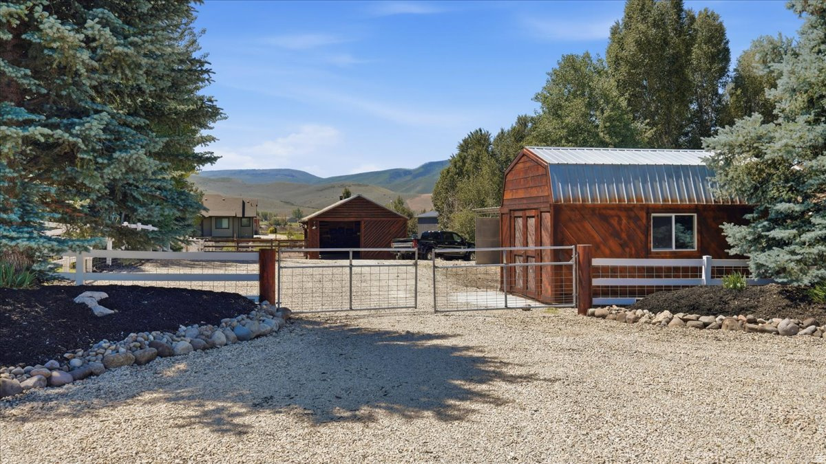 WILD MARE FARM - Residential