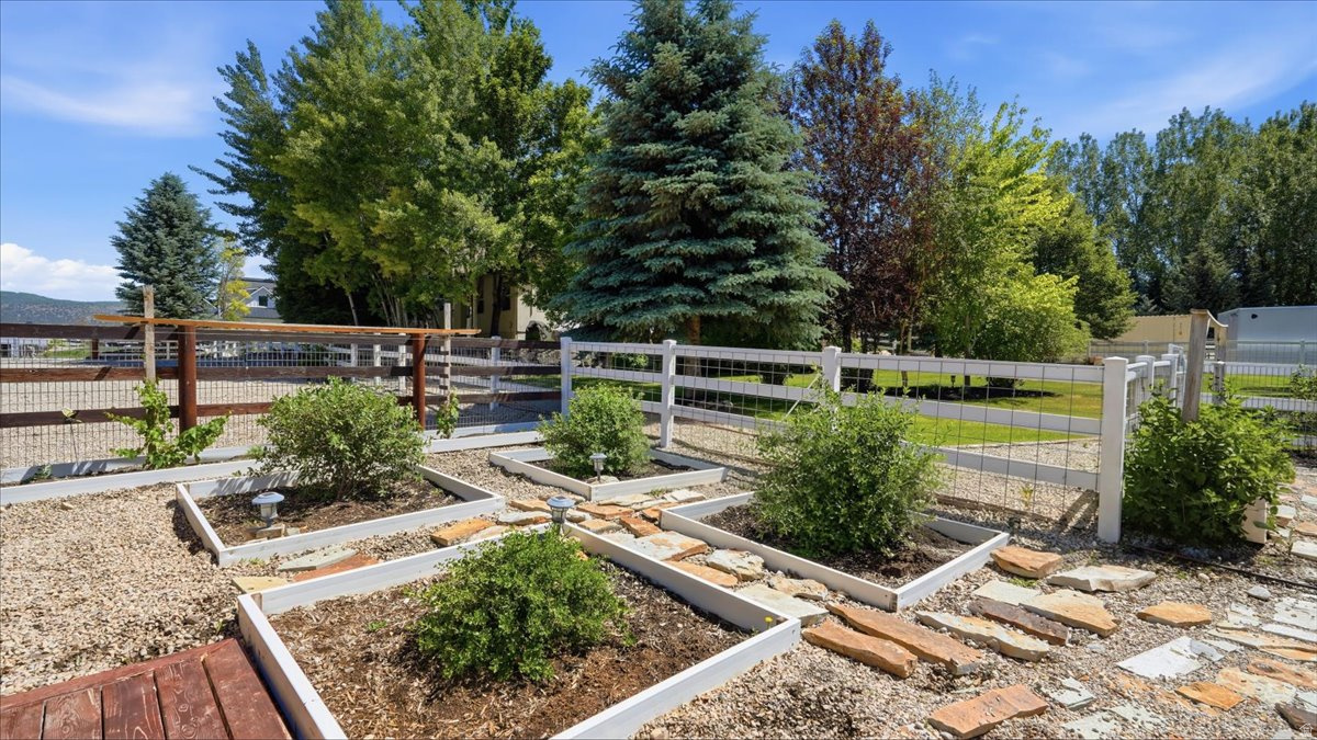 WILD MARE FARM - Residential