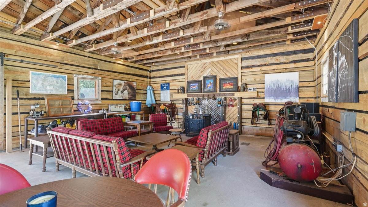 WILD MARE FARM - Residential