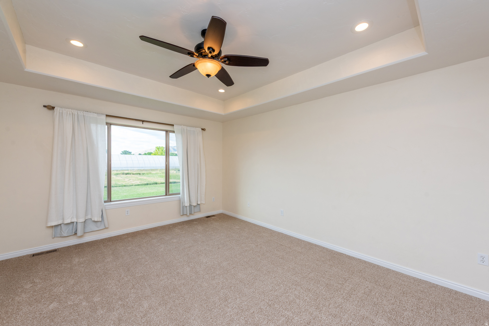 PARADISE ESTATES - Residential