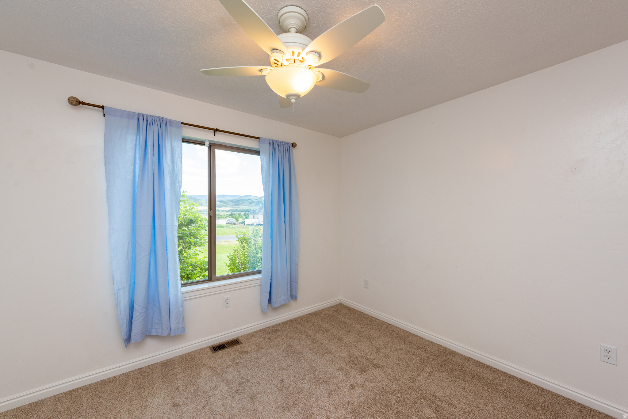 PARADISE ESTATES - Residential