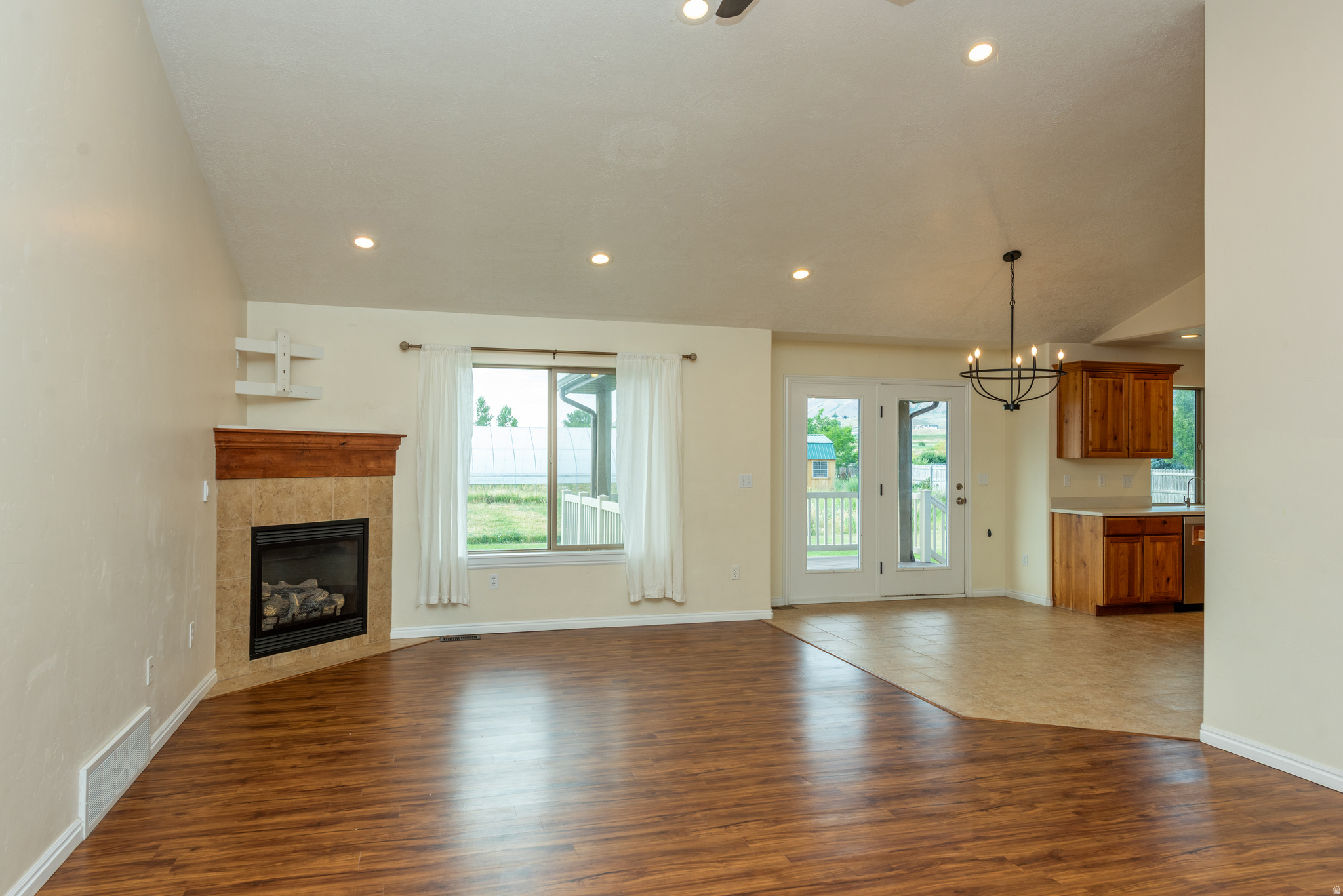 PARADISE ESTATES - Residential