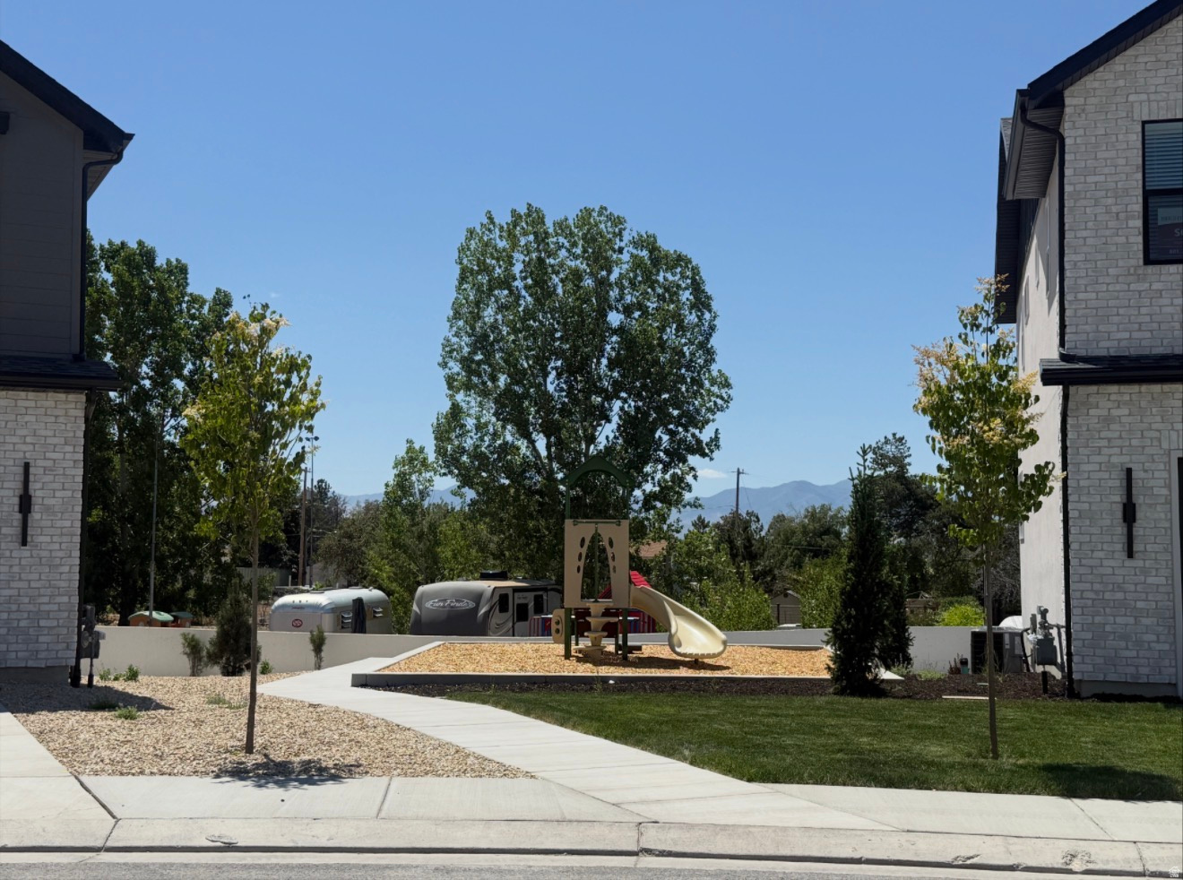 TRAILSIDE RESERVE - Residential
