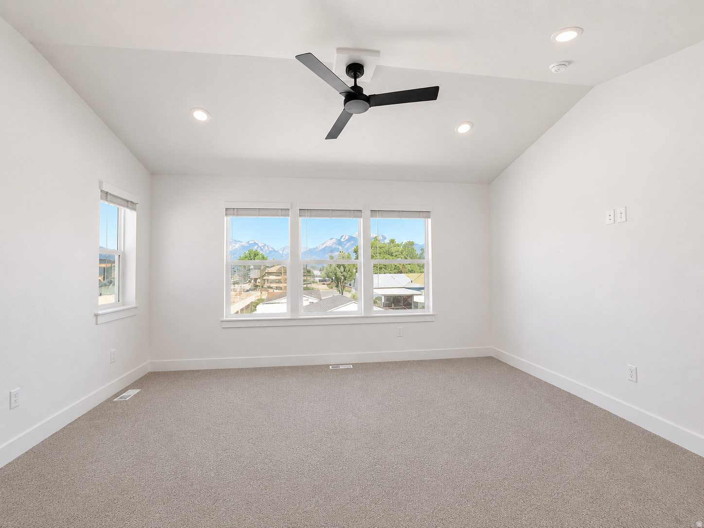 TRAILSIDE RESERVE - Residential