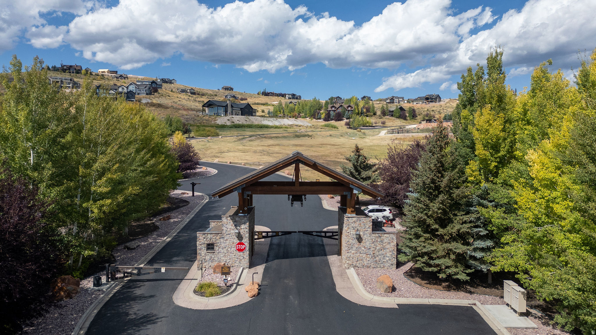 THE KNOLL AT THE RESERVE - Residential