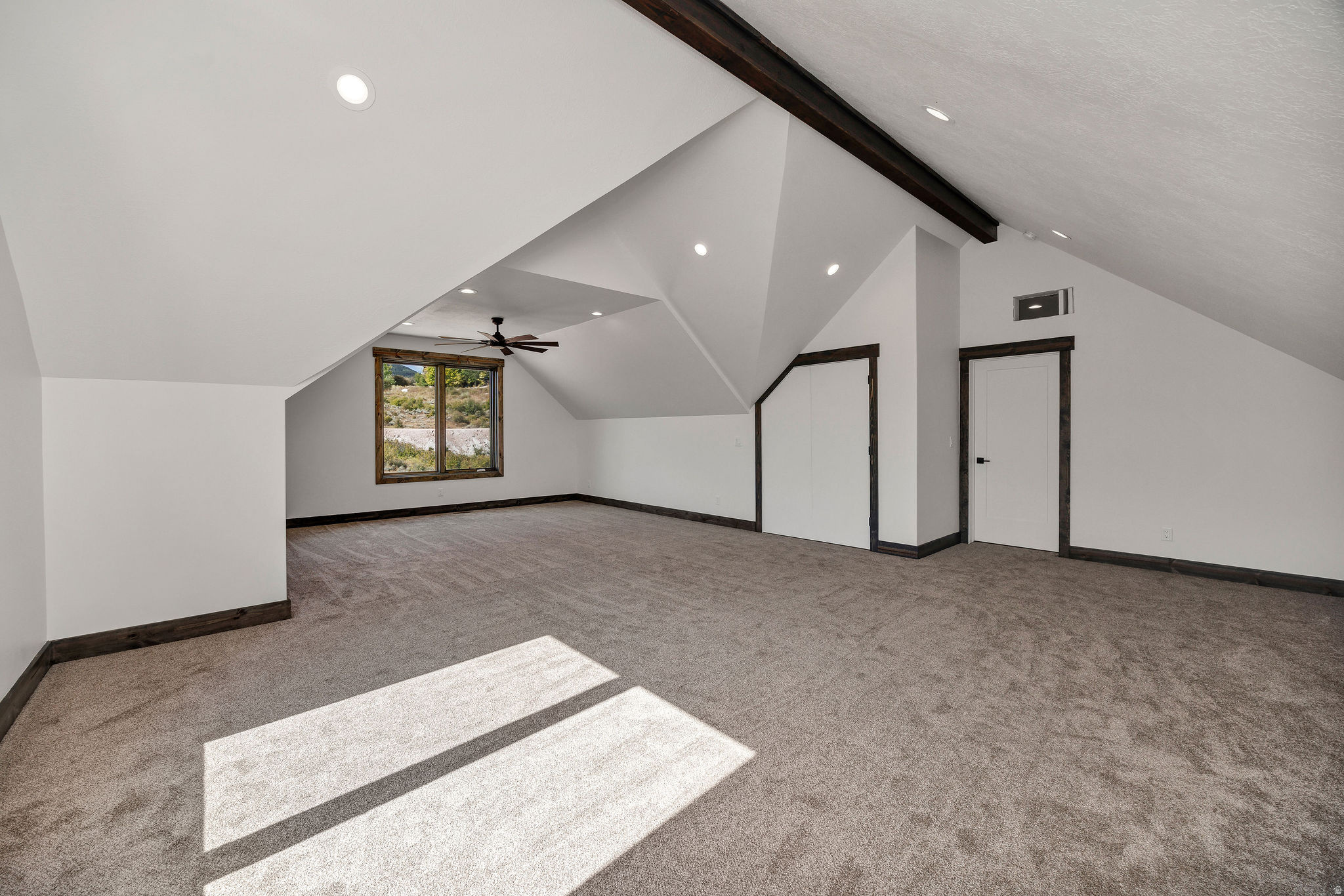 THE KNOLL AT THE RESERVE - Residential