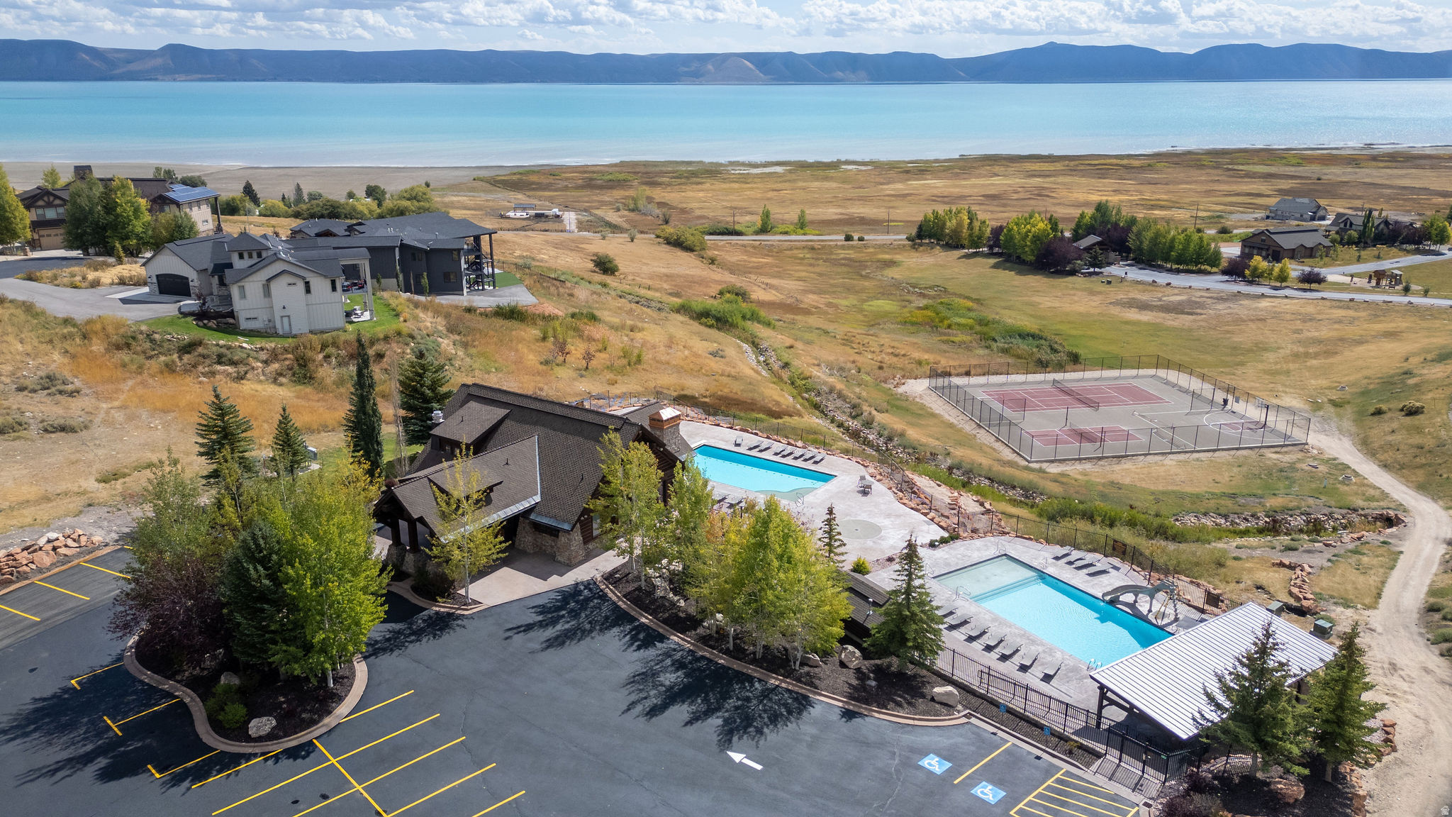 THE KNOLL AT THE RESERVE - Residential