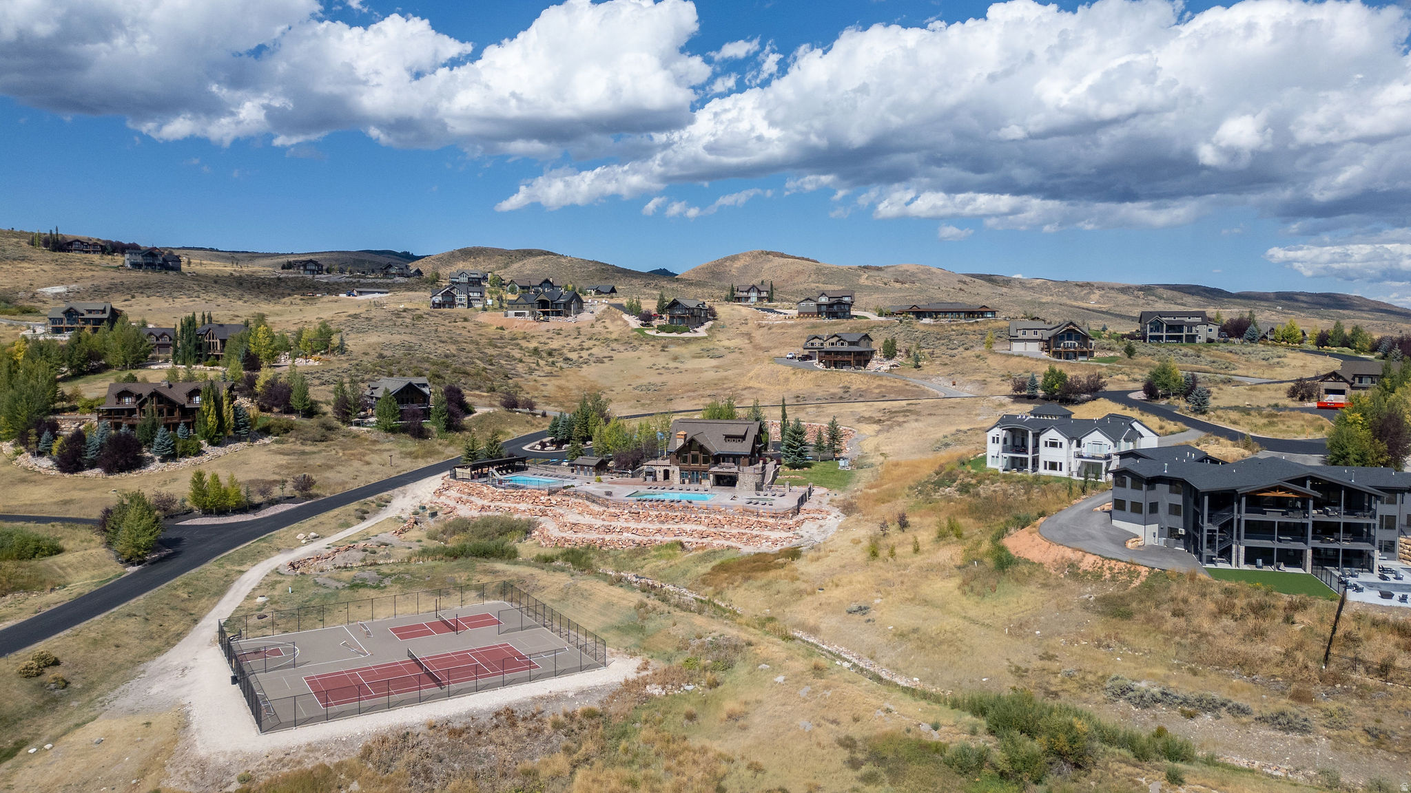 THE KNOLL AT THE RESERVE - Residential