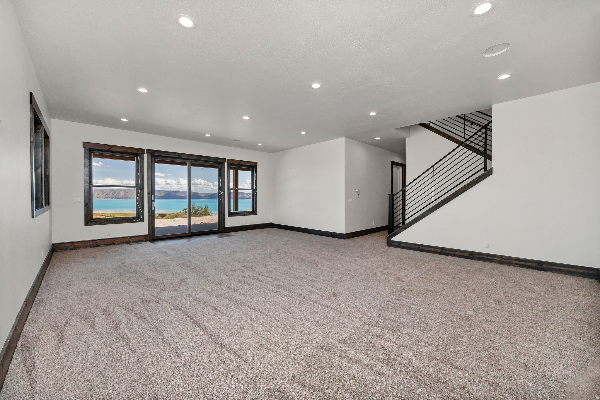 THE KNOLL AT THE RESERVE - Residential