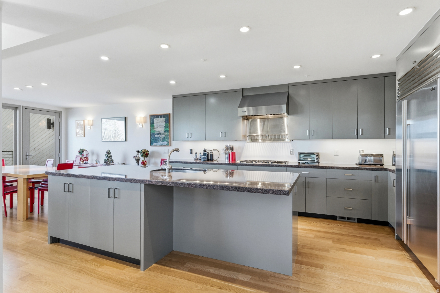 TRAILSIDE - Residential
