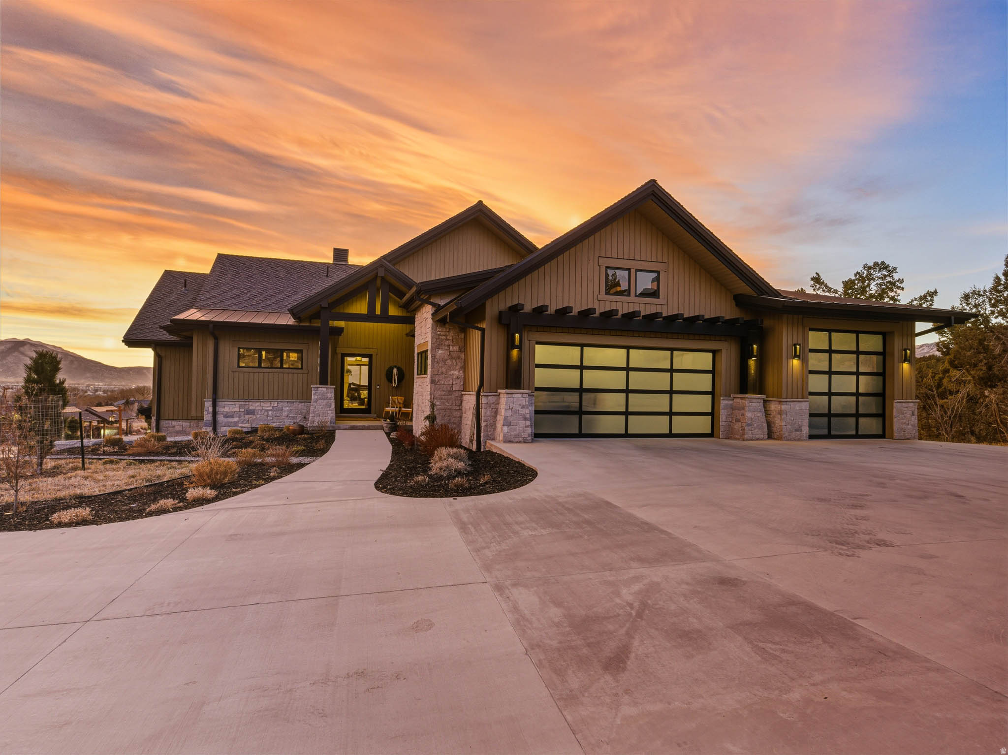 RED LEDGES - Residential