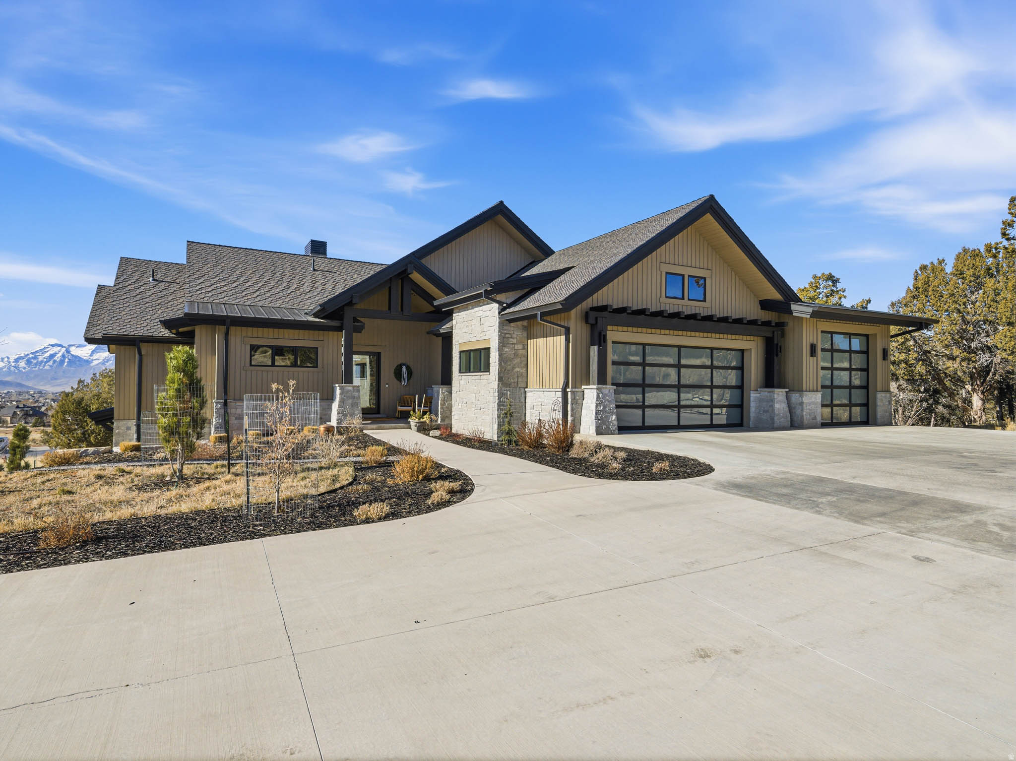 RED LEDGES - Residential